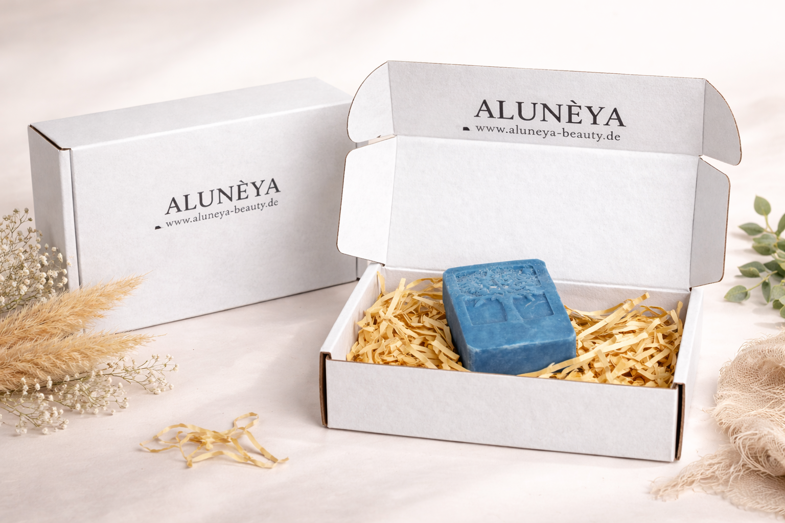 ALUNÉYA – The Ritual Bar Collection